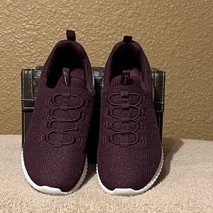 Sports by Skechers memory foam burgundy Sneakers